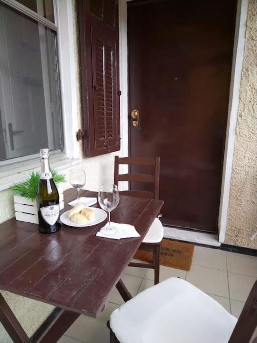 Casa Noemi, A Pochi Passi Dalle Spiagge E Dal Centro Di Arma Di Taggia. Bagian luar foto